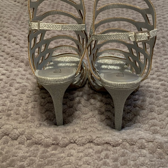 New Glamorous Heels For The Holiday Season - Picture 5 of 7